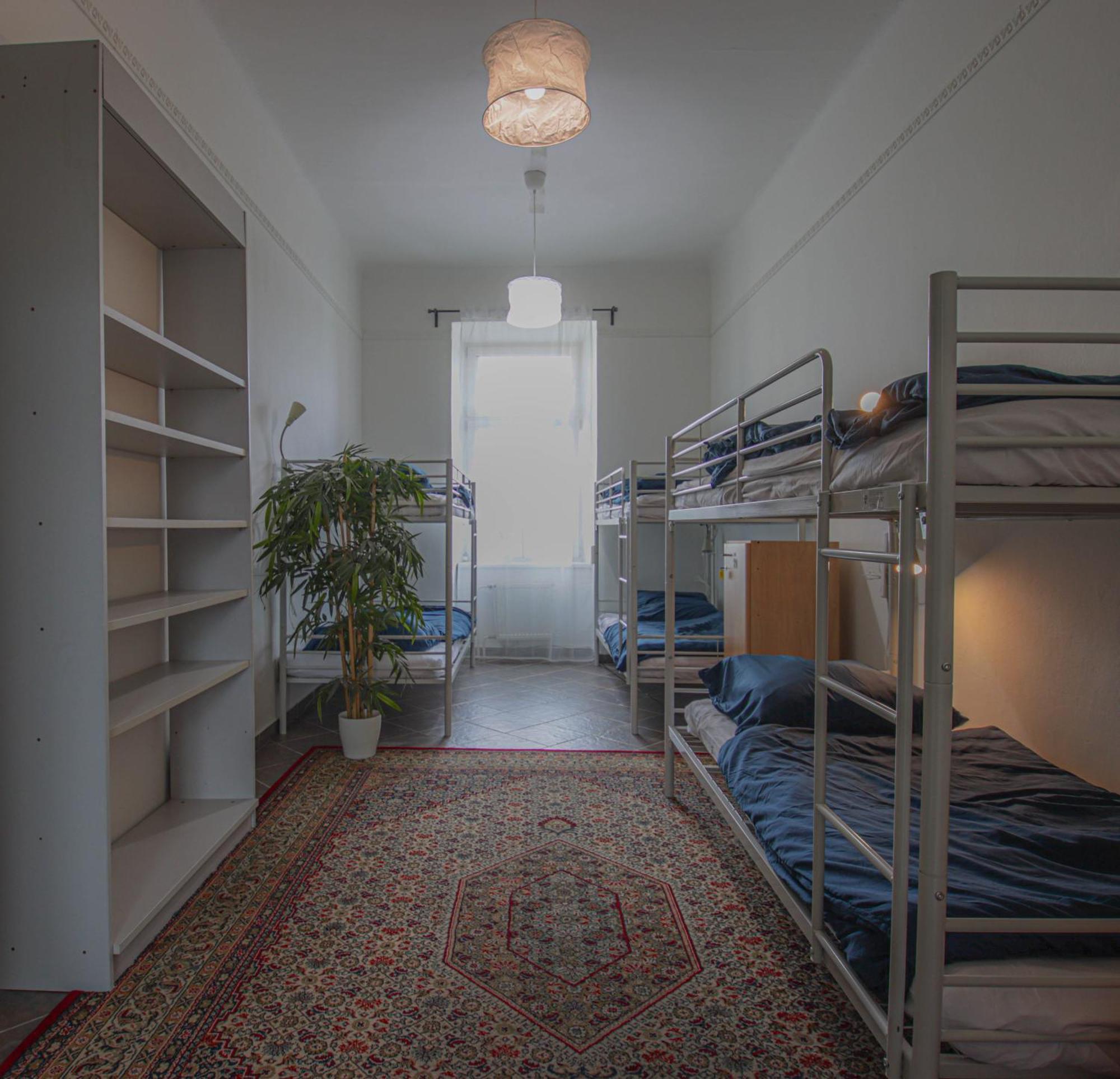 In Hostel Praha Bagian luar foto
