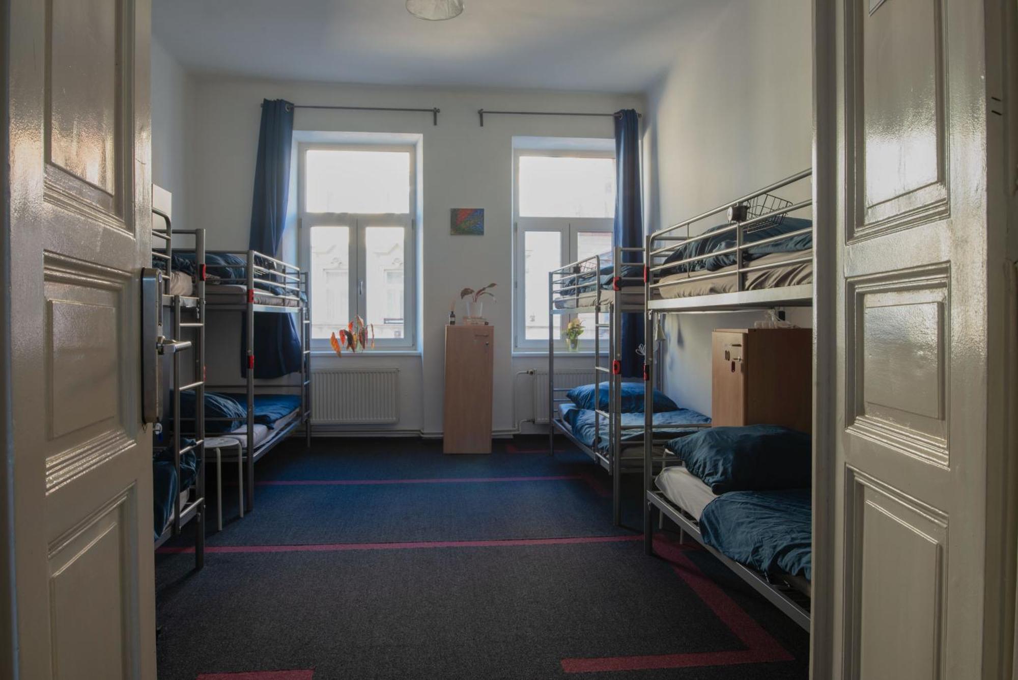 In Hostel Praha Bagian luar foto